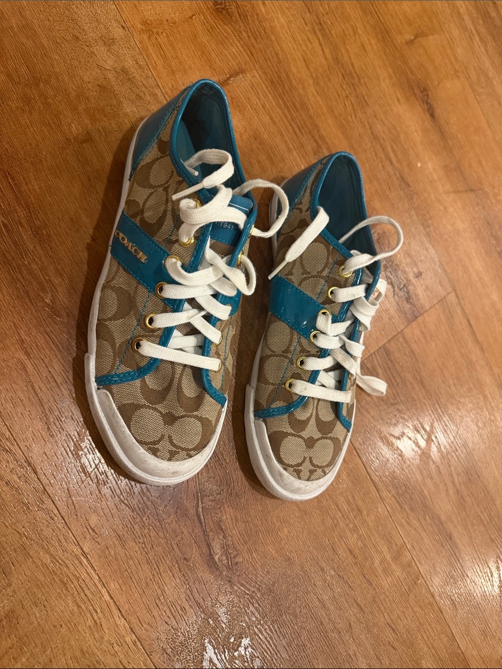size 7.5 Coach Kids Signature Canvas Sneakers in Tan